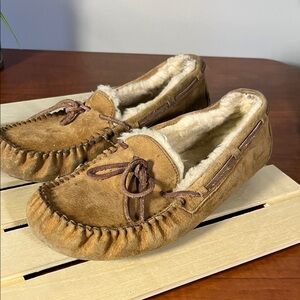 UGG Dakota moccasin slipper brown mole suede with sheepskin lining Unisex Wms Sz